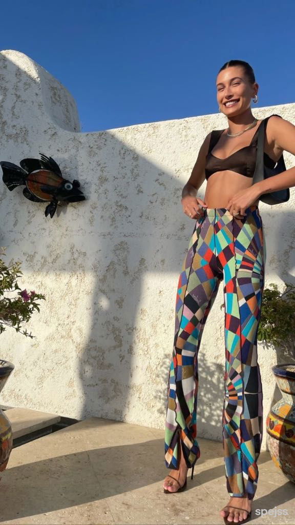 🩳 Farebné geometrické nohavice - Liptovský Mikuláš - €25