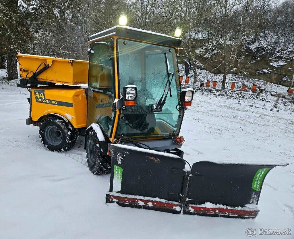 🚜 Výkonný stavebný stroj BelosTrans 2015