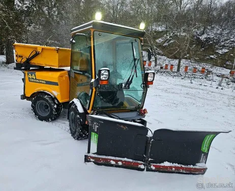 🚜 Výkonný stavebný stroj BelosTrans 2015